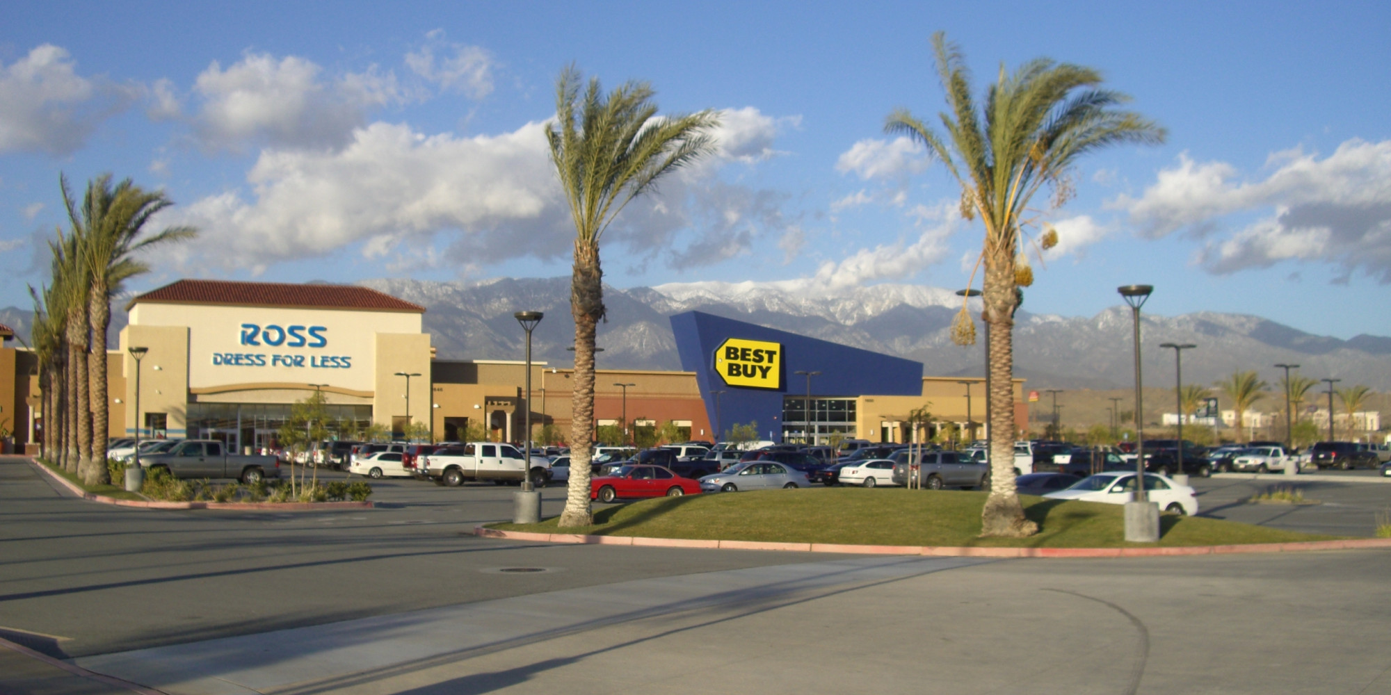 best buy and ross storefronts